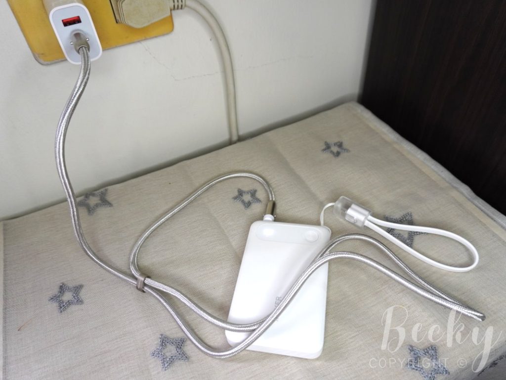 Tougher編織掛繩急速充電線 | 充電X掛繩二合一設計 Tougher編織掛繩急速充電線 | 充電X掛繩二合一設計