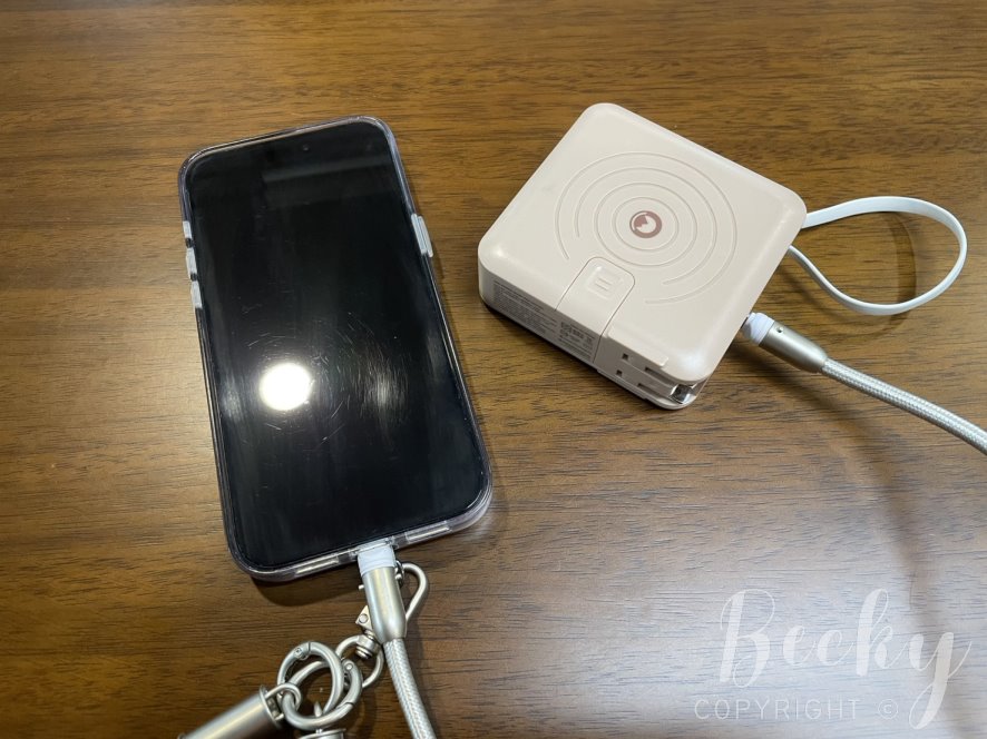 Tougher編織掛繩急速充電線 | 充電X掛繩二合一設計 Tougher編織掛繩急速充電線 | 充電X掛繩二合一設計